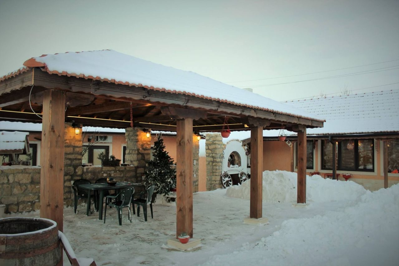 Беседката през зимата